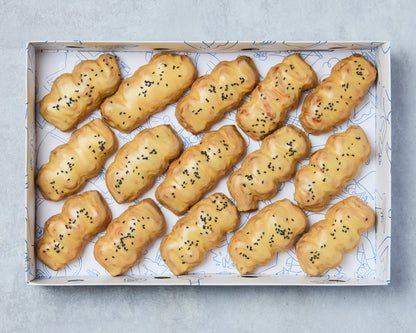 Mini Passionfruit Squiggles